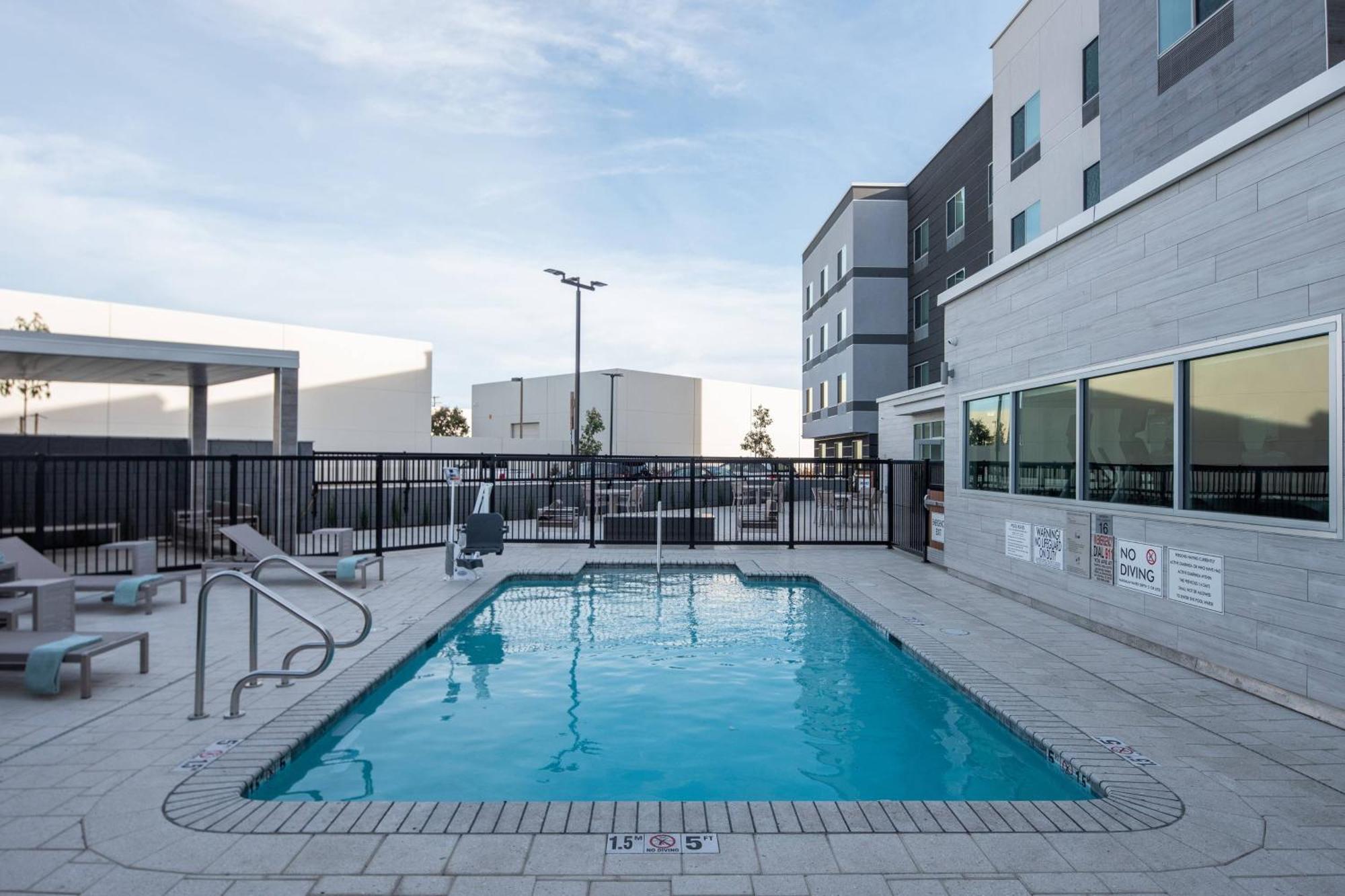 Fairfield by Marriott Inn&Suites Anaheim Los Alamitos Exterior foto